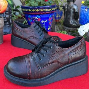 🏴󠁧󠁢󠁥󠁮󠁧󠁿 Dr. Martens MIE Vintage Cap Toe Red Wedge Platform Oxfords UK 5